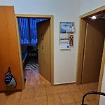 Almet Apartmanove 206 アパート