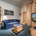 アパート Almet Apartmanove 206 ドノヴァリ